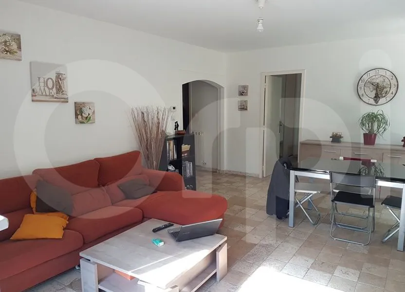 Flat Avenue Beau-Pin in Marseille