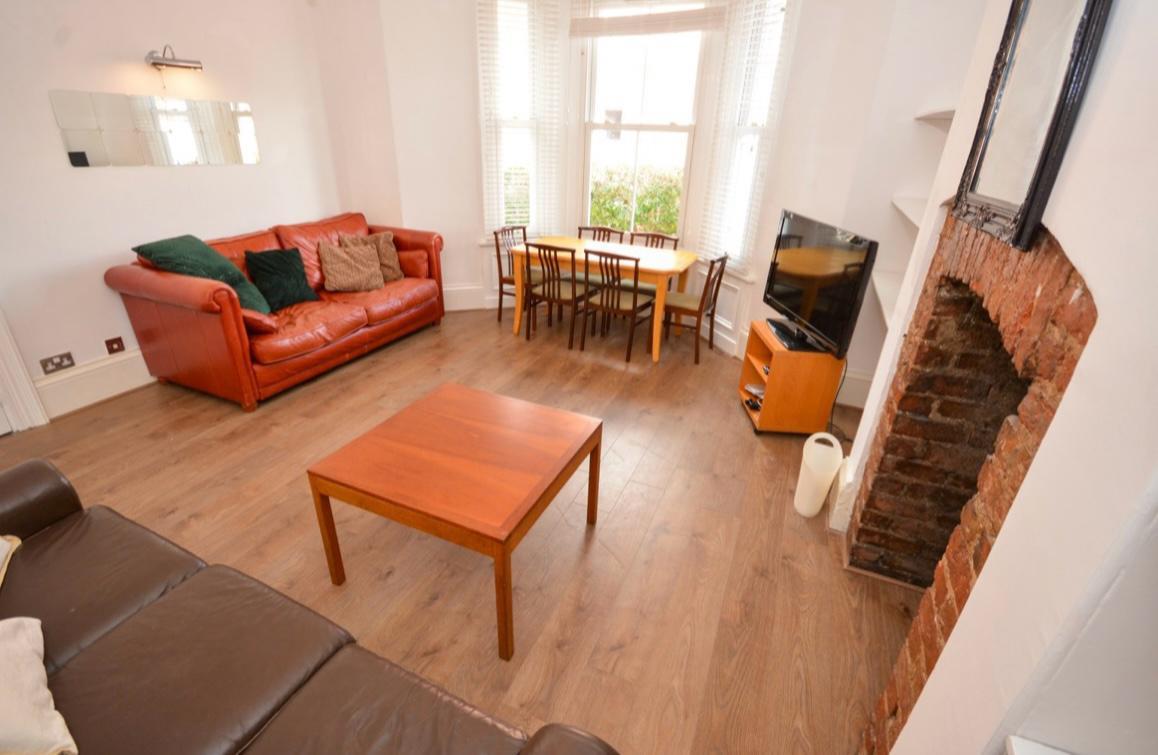 Room Mistletoe Road in Newcastle upon Tyne