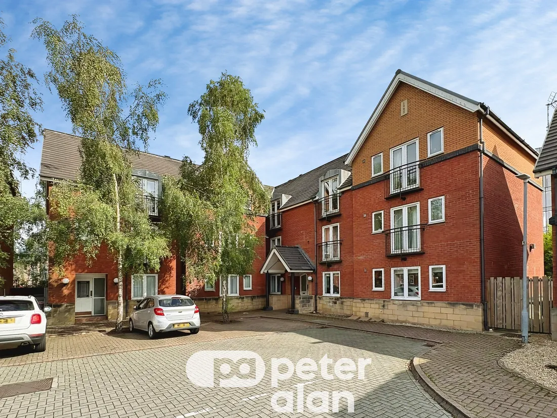 Flat Halliard Court in Cardiff