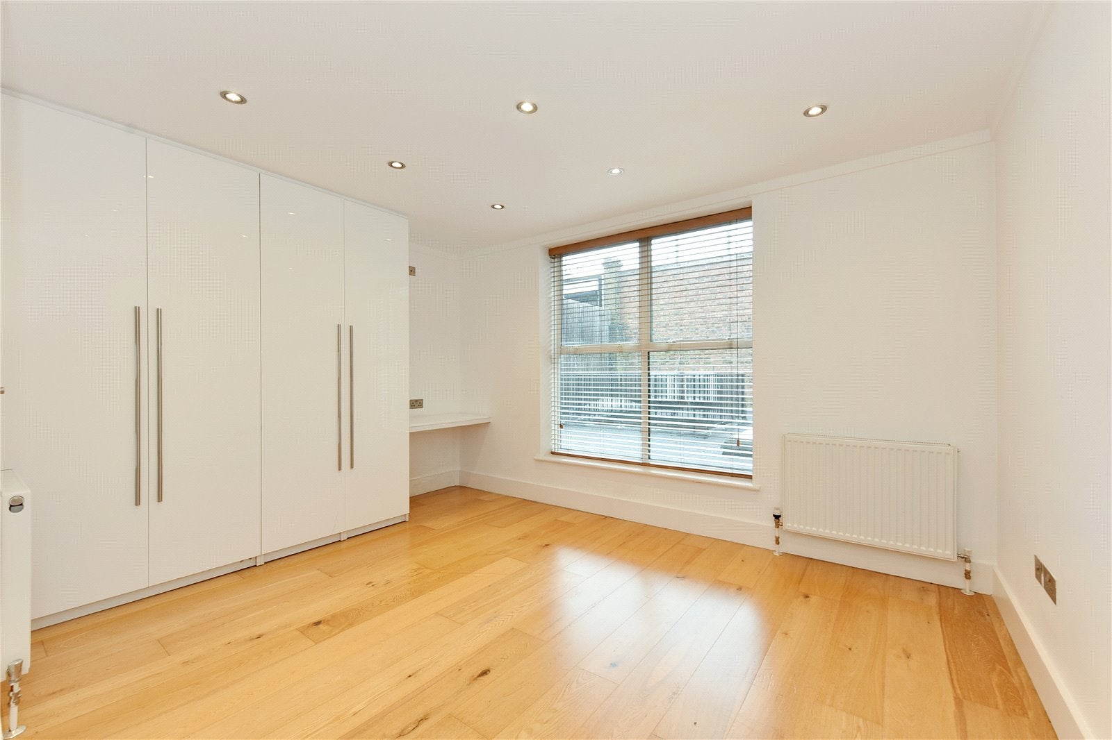 Flat Holloway Road in Greater London