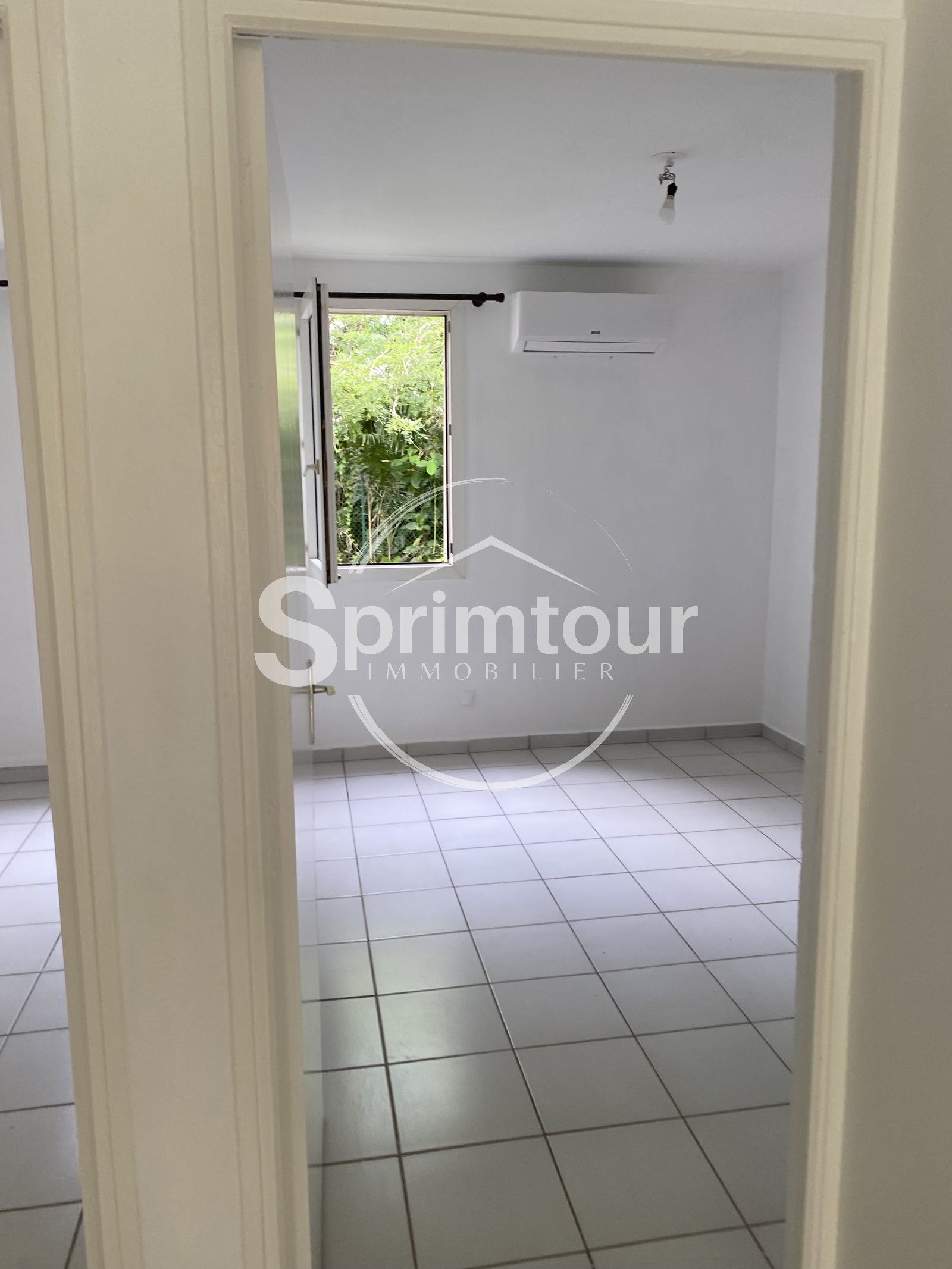 Appartement Rue Nicolas Appert à Baie-Mahault