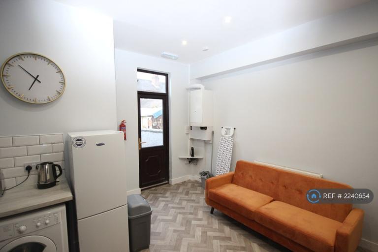 Room Cotesheath Street in Stoke-on-Trent