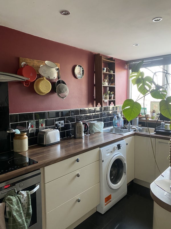 Room St Aidan's Road in Bristol