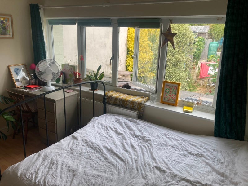 Room St Aidan's Road in Bristol
