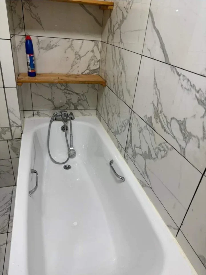 Room Mansfield Road in Greater London