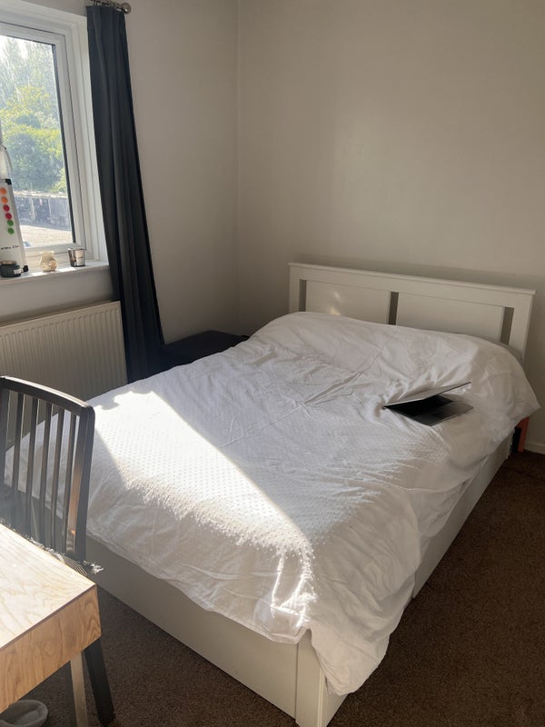 Room Ampleforth Road in Greater London