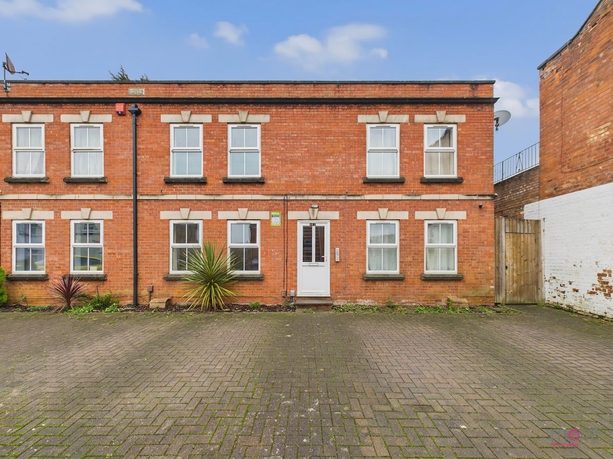 Flat Victoria Street in Gloucester