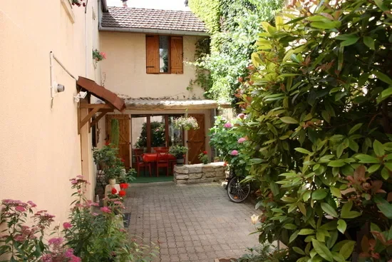 Room Rue Thurot in Nuits-Saint-Georges