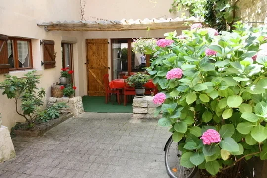 Room Rue Thurot in Nuits-Saint-Georges