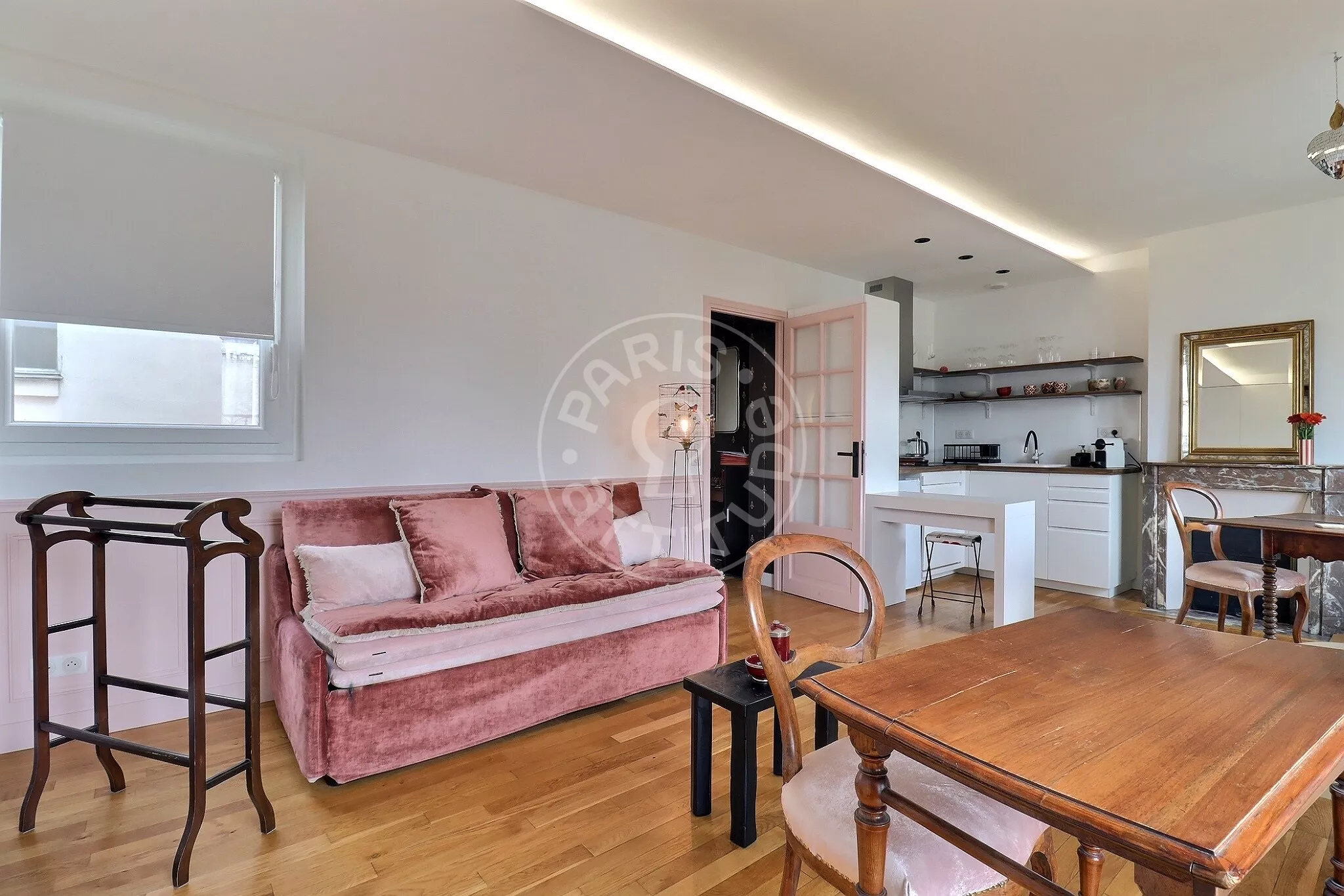 Flat Rue Sédillot in Paris