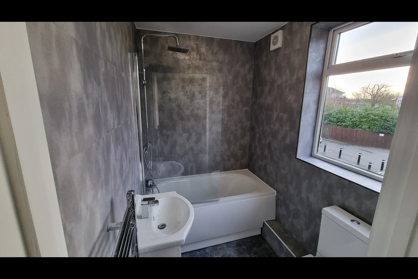 Room The Broadway in Greater London