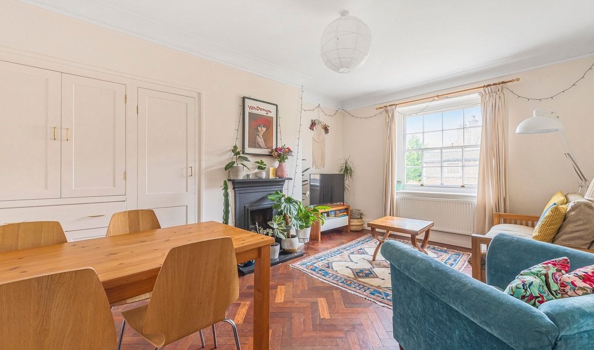 Flat Sancroft Street in Greater London