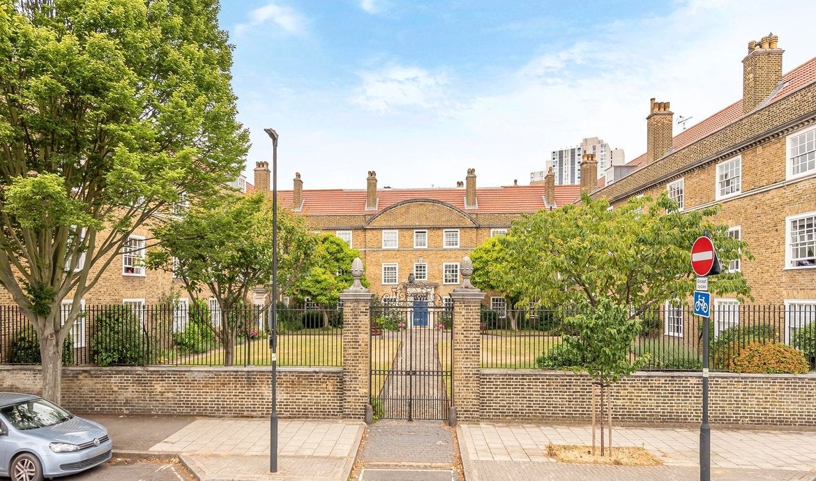 Flat Sancroft Street in Greater London