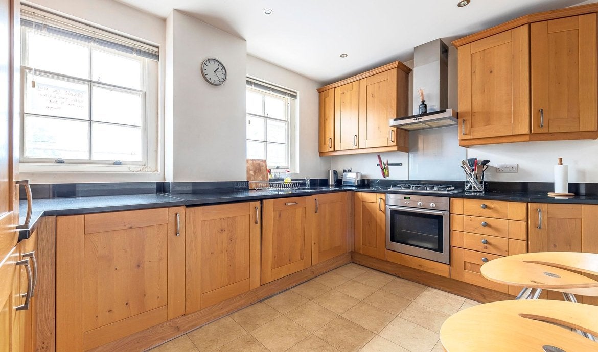 Flat Sancroft Street in Greater London