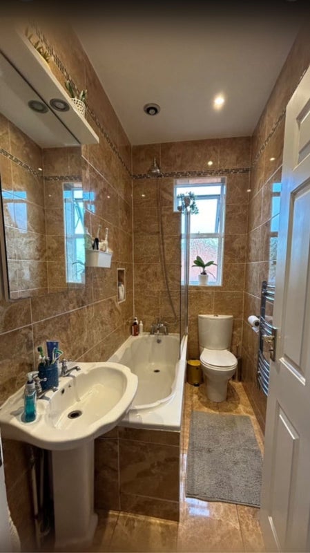 Room Hermon Hill in Greater London