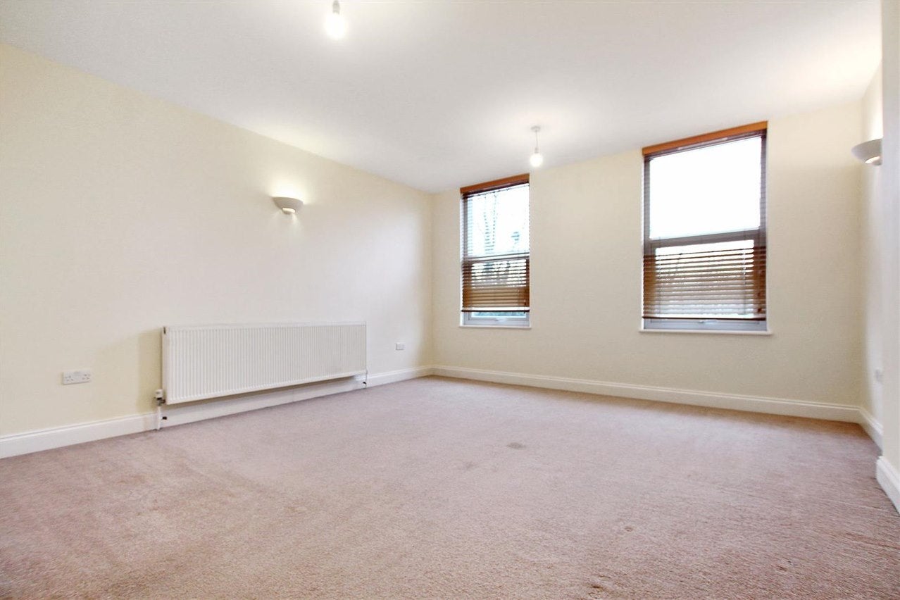 Flat North Cray Road in Greater London