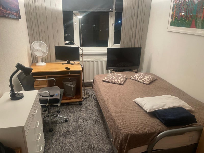 Room Smythe Street in Greater London