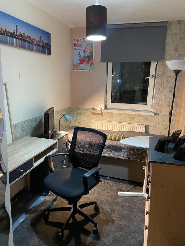 Room Smythe Street in Greater London