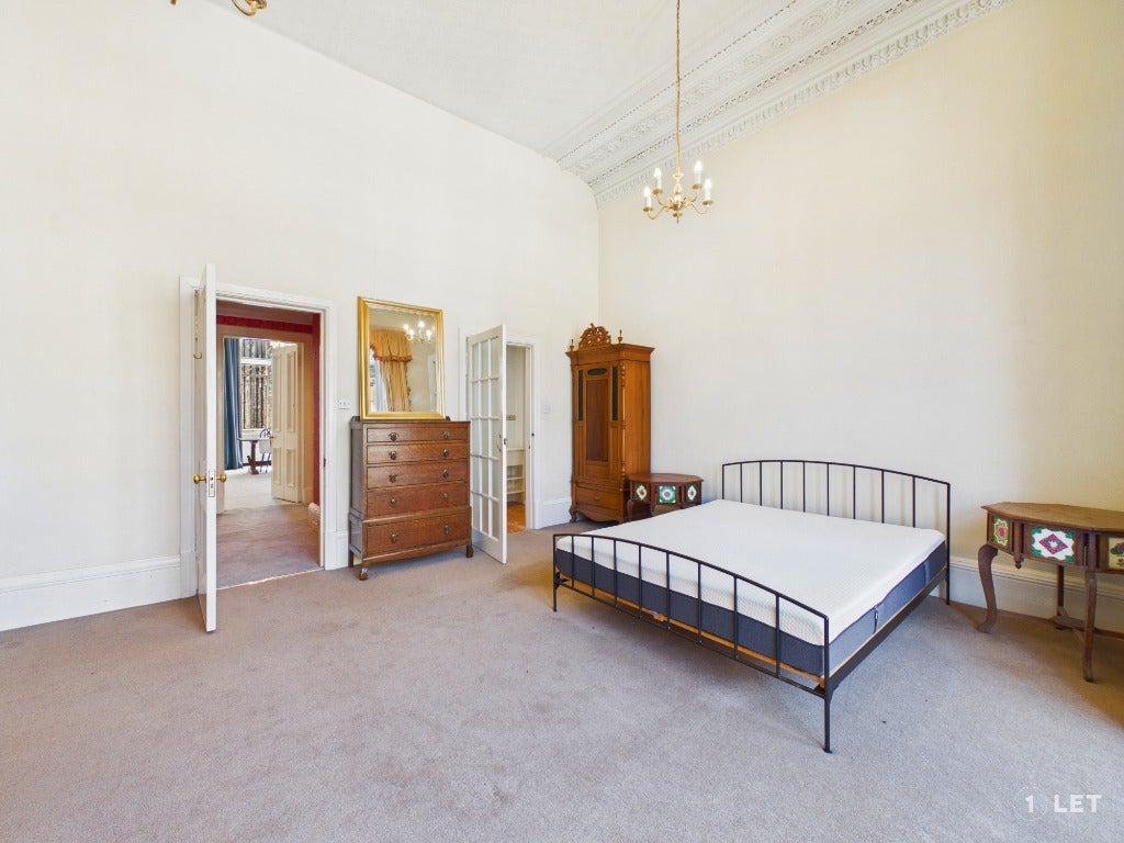 Flat Manor Place in City of Edinburgh