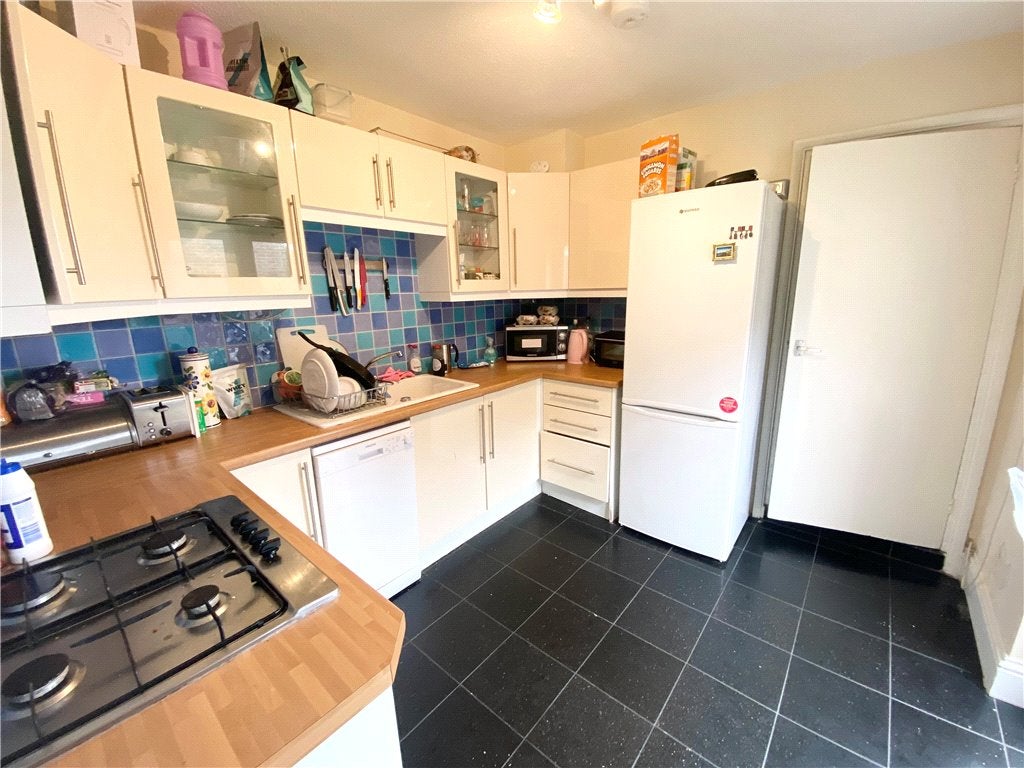 Flat Rusham Road in Borough of Runnymede
