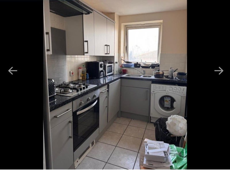 Room Newport Avenue in Greater London
