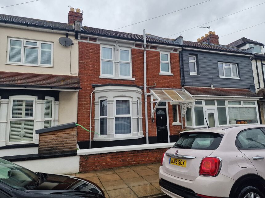 Flat Warren Avenue in Portsmouth
