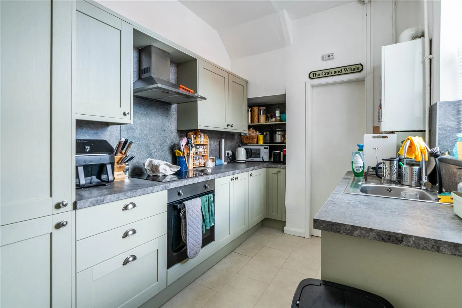 Flat Delaval Terrace in Newcastle upon Tyne