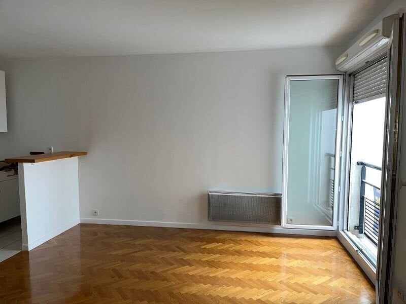 Flat Rue de la Guadeloupe in Paris