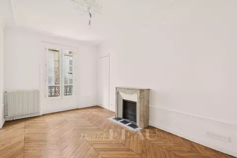 Flat Boulevard Saint-Germain in Paris