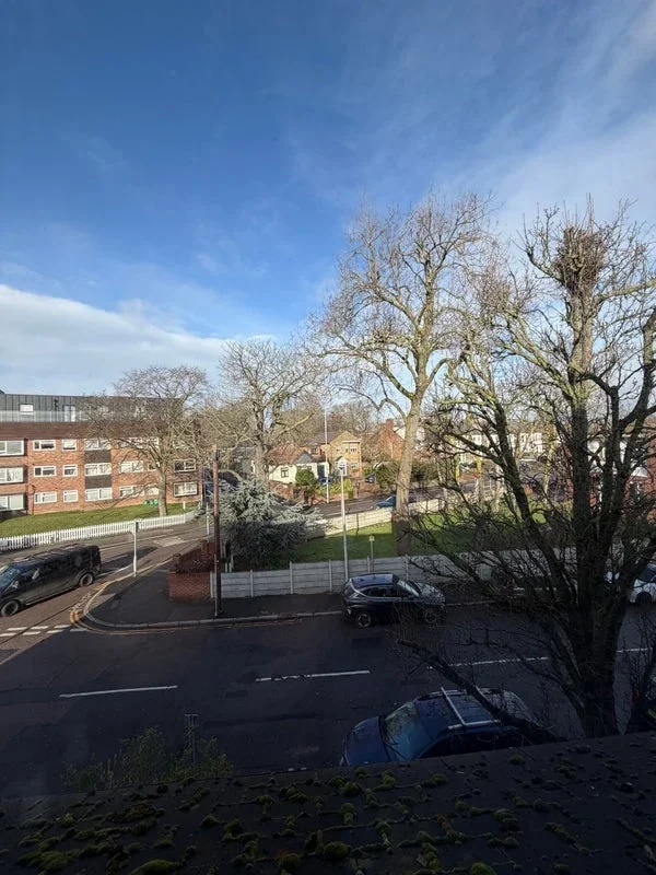 Room Maybank Road in Greater London