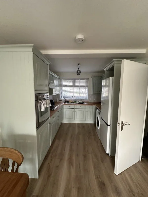 Room Maybank Road in Greater London