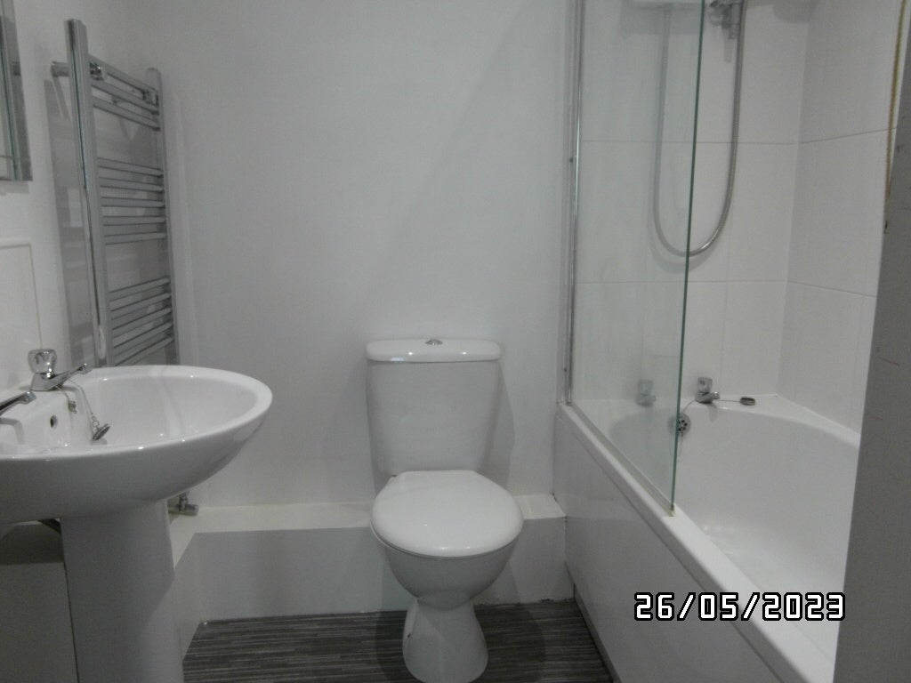 Flat Ravensworth Terrace in Whickham