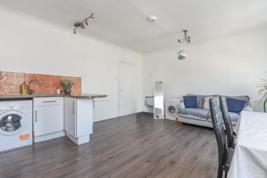 Flat Edbrooke Road in City of Westminster
