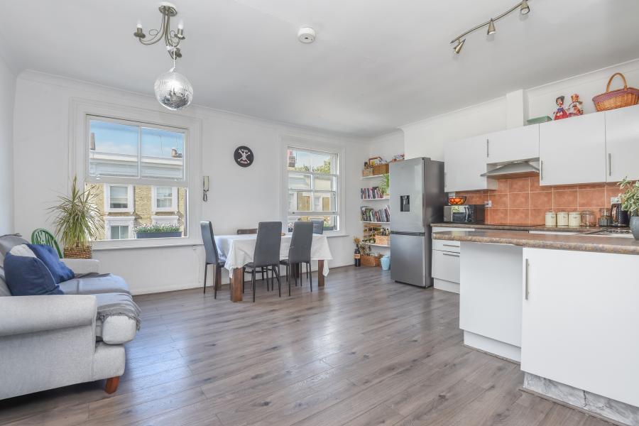 Flat Edbrooke Road in City of Westminster