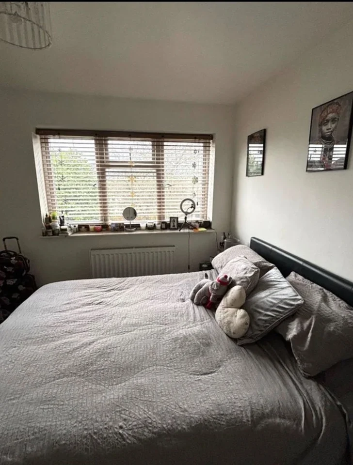 Room Fallow Close in Greater London