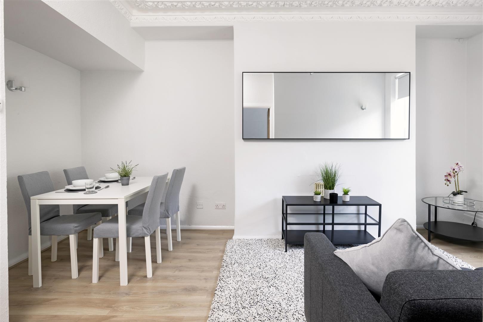 Flat North Terrace in Newcastle upon Tyne