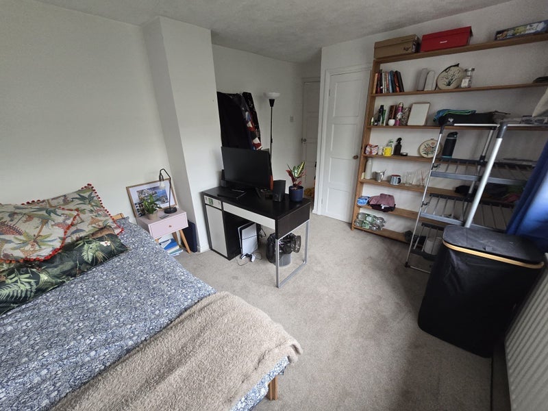 Room Naseby Close in Harborough