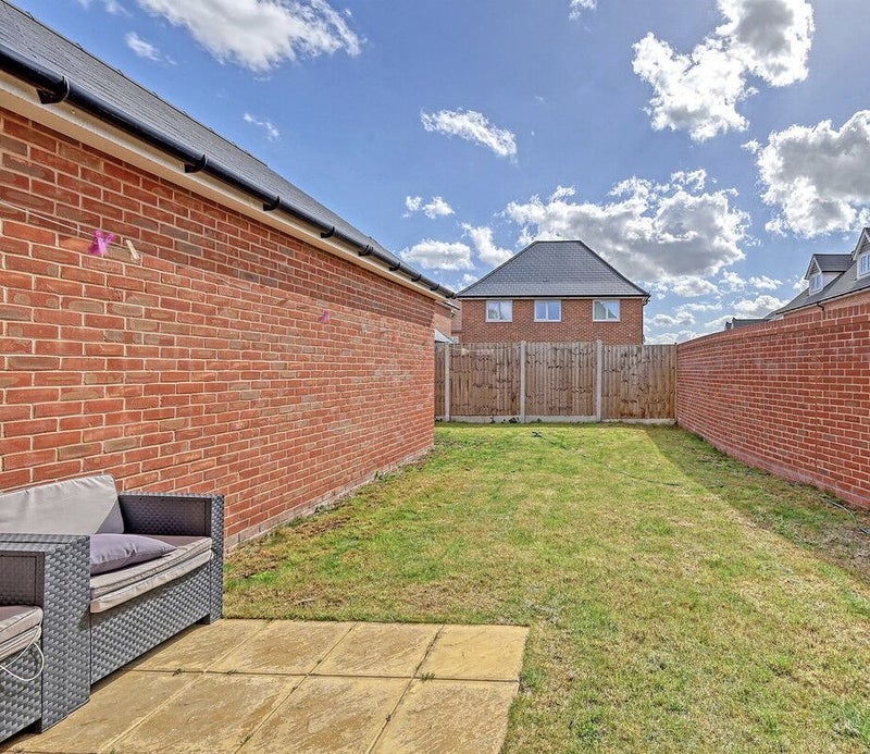 Room Ansell Street in Basildon