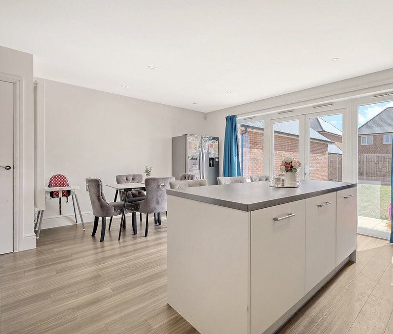 Room Ansell Street in Basildon