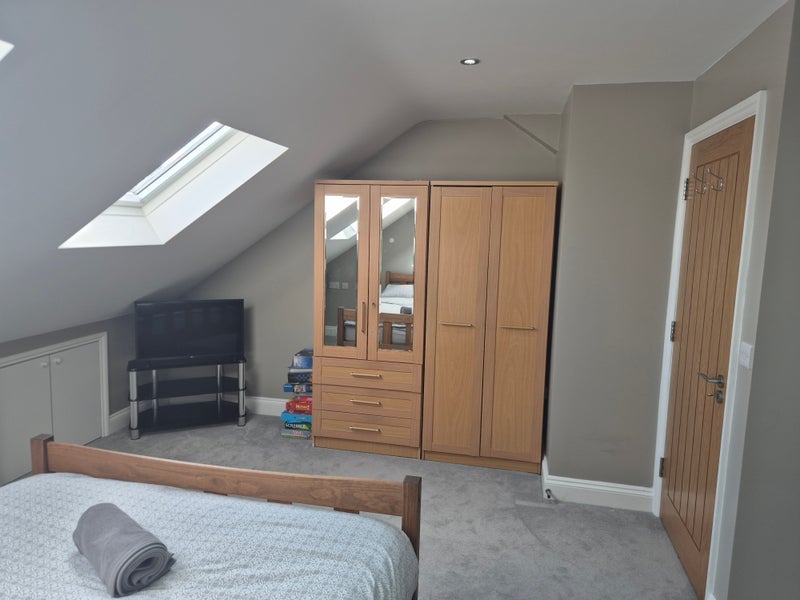 Room Sherrard Road in Greater London