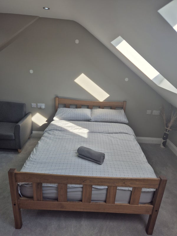 Room Sherrard Road in Greater London