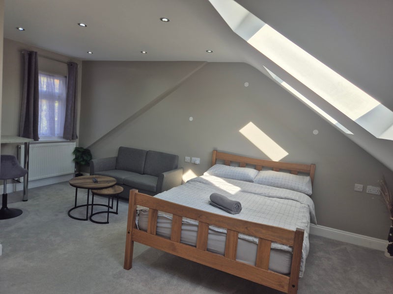 Room Sherrard Road in Greater London