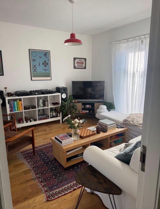 Room Wilman Grove in Greater London