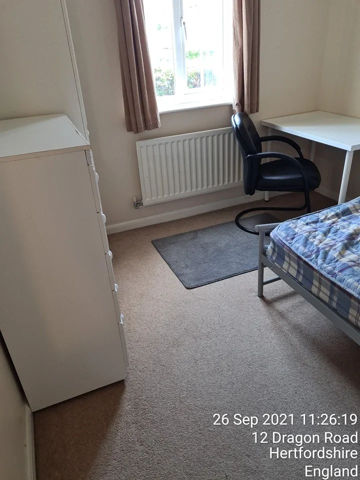 Room Dragon Road in Welwyn Hatfield