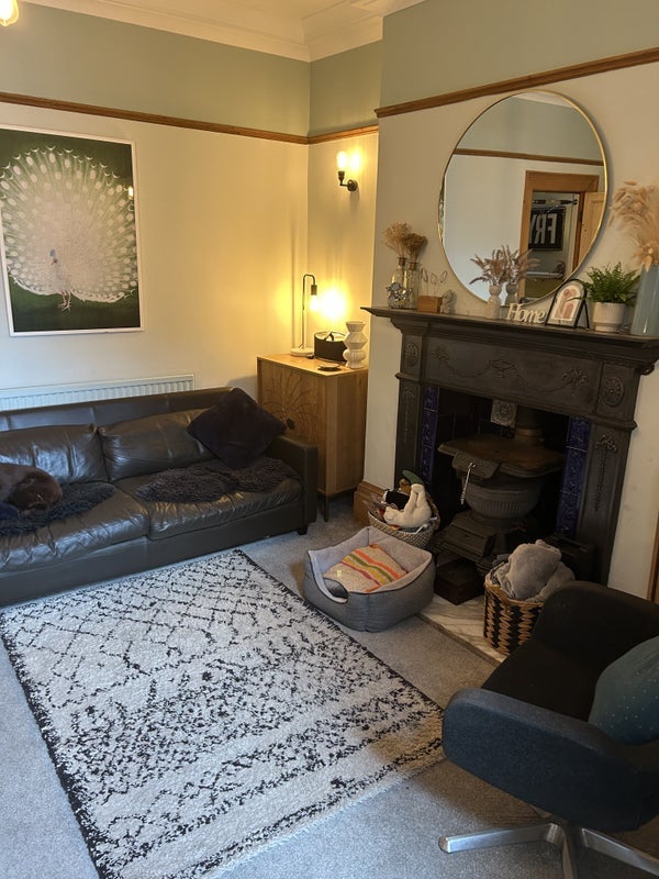 Room Fishponds Road in Bristol