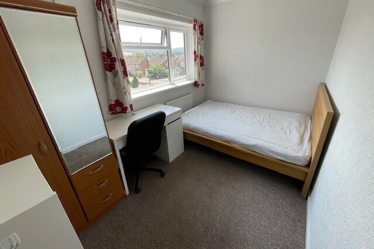 Room Rydal Avenue in Charnwood