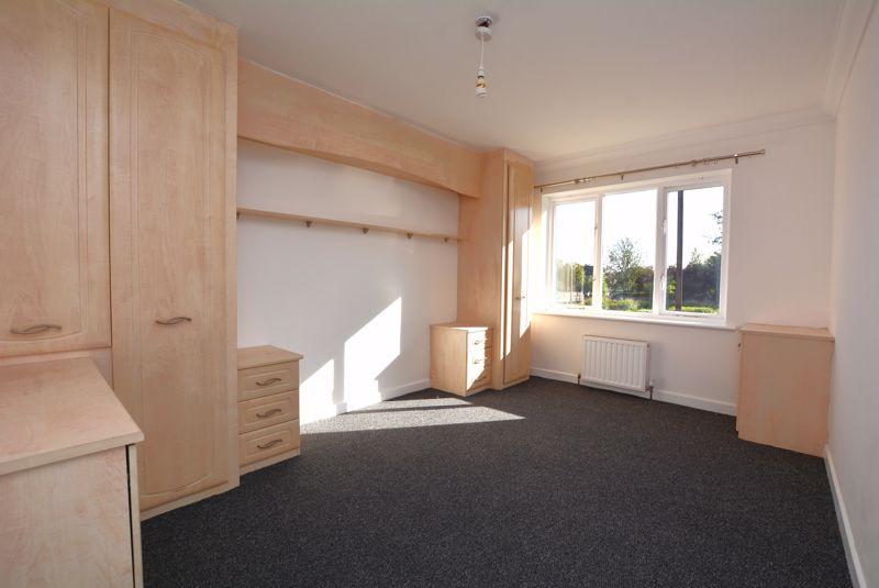 Flat Victoria Avenue in Southend-on-Sea