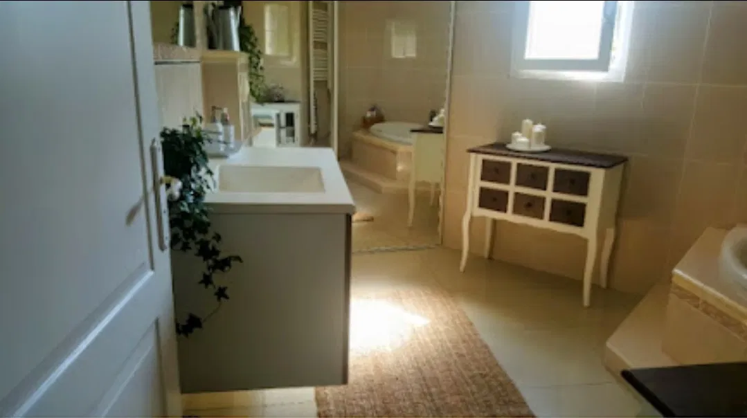 Room Chemin du Deyme in L'Isle-sur-la-Sorgue