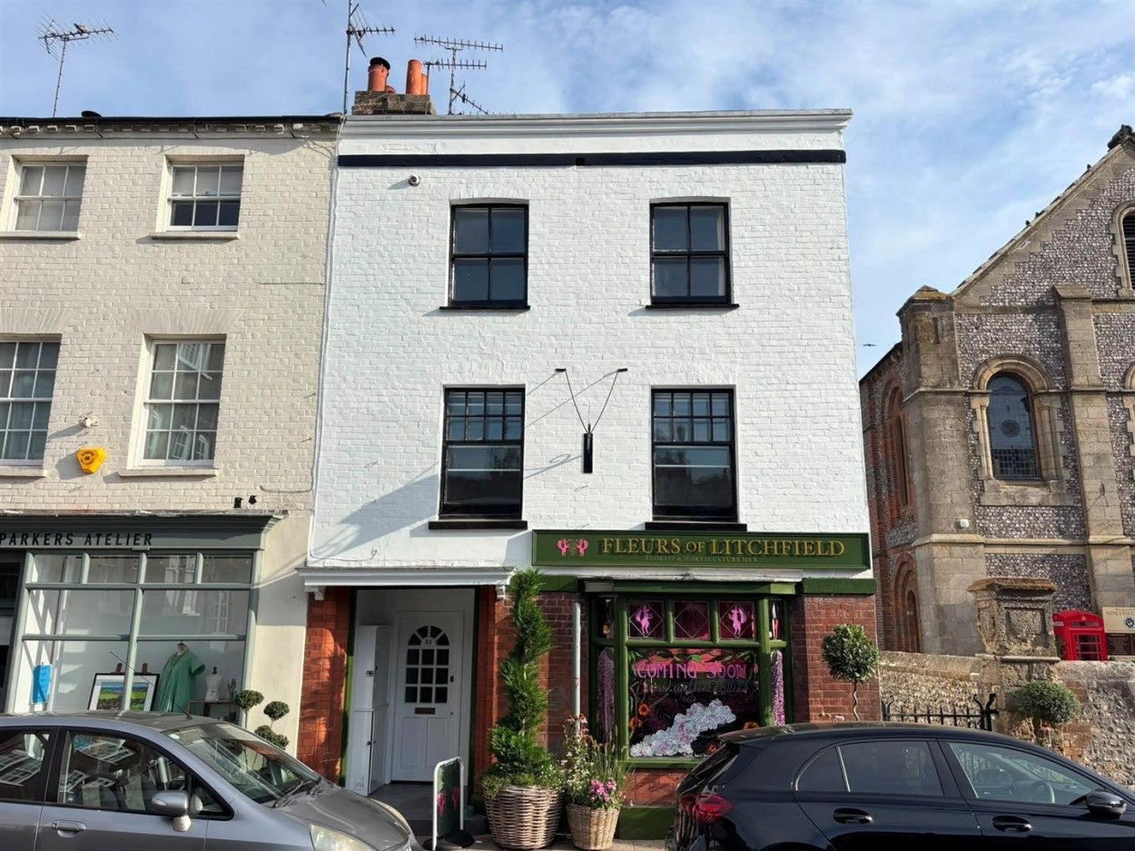Flat Tarrant Street in Arun