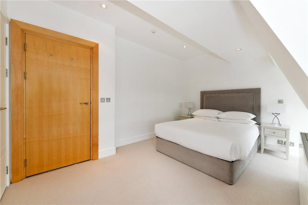 Flat Langham Street in City of Westminster